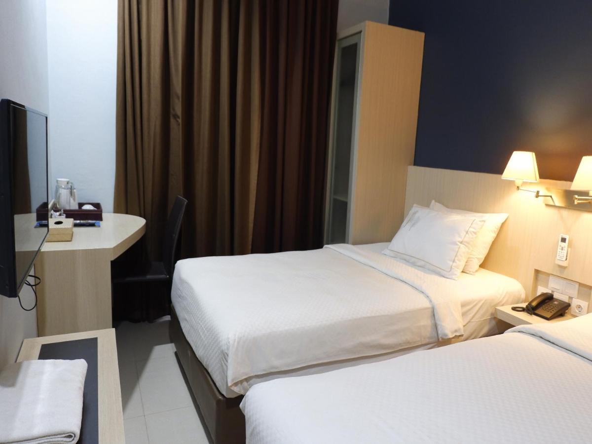 Rio City Hotel Palembang Exterior foto