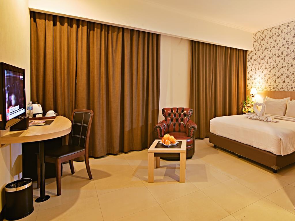 Rio City Hotel Palembang Exterior foto